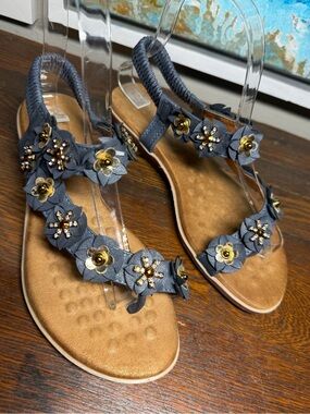 Patrizia by Spring Step navy slingback sandals floral beads Size US 6.5-7 EU 37